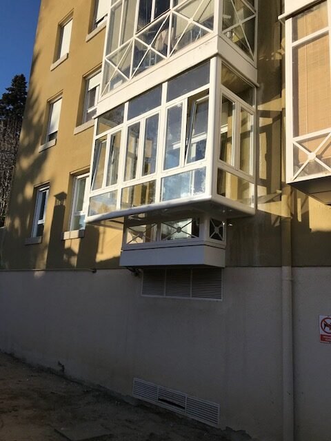 Casa con ventanas